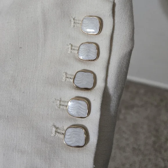 House of Harlow 1960 Cream Color Blazer with Pearlescent Buttons - Picture 5 of 13